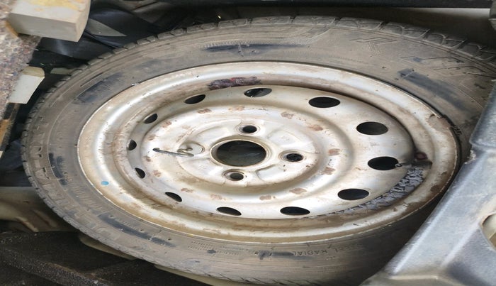 2015 Maruti Wagon R 1.0 LXI, Petrol, Manual, 85,834 km, tyre