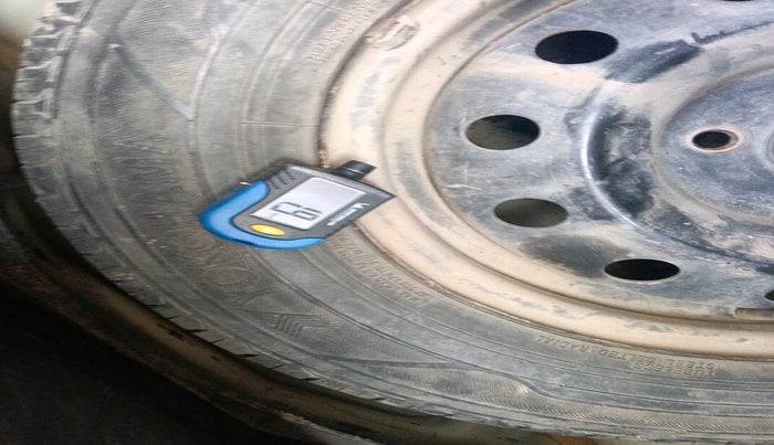 2012 Maruti Swift VXI, Petrol, Manual, 78,663 km, tyre