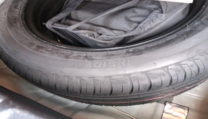 2024 Tata NEXON PURE SUNROOF 1.2 PETROL, Petrol, Manual, 2,593 km, tyre