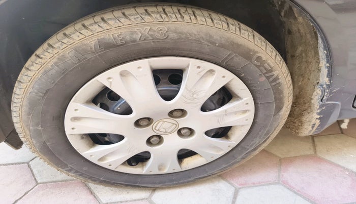 2017 Honda Amaze 1.2L I-VTEC S, Petrol, Manual, 1,24,339 km, tyre