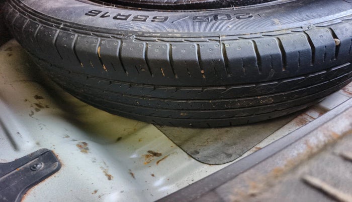 2016 Hyundai Creta SX 1.6 DIESEL, Diesel, Manual, 1,03,600 km, tyre