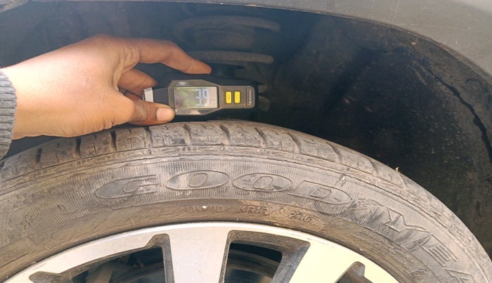 2016 Toyota Etios CROSS 1.2 G, Petrol, Manual, 20,792 km, tyre