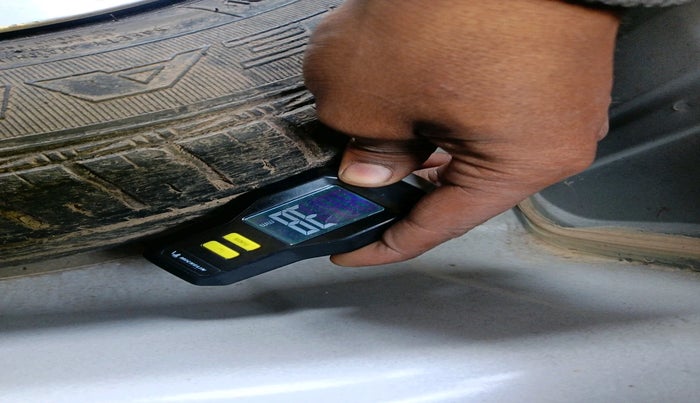 2016 Toyota Etios CROSS 1.2 G, Petrol, Manual, 20,792 km, tyre