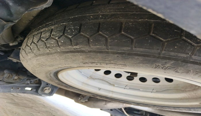 2023 Mahindra XUV700 AX 7 LUXURY D AT 7 STR, Diesel, Automatic, 41,422 km, tyre