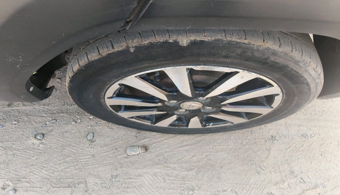 2015 Toyota Etios CROSS 1.4 VD, Diesel, Manual, 1,72,478 km, tyre