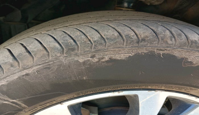 2017 Maruti S Cross ZETA 1.3, Diesel, Manual, 1,32,082 km, tyre