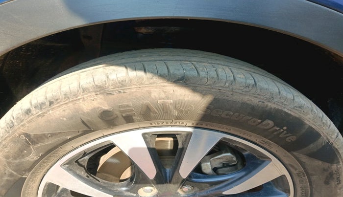 2017 Maruti S Cross ZETA 1.3, Diesel, Manual, 1,32,082 km, tyre