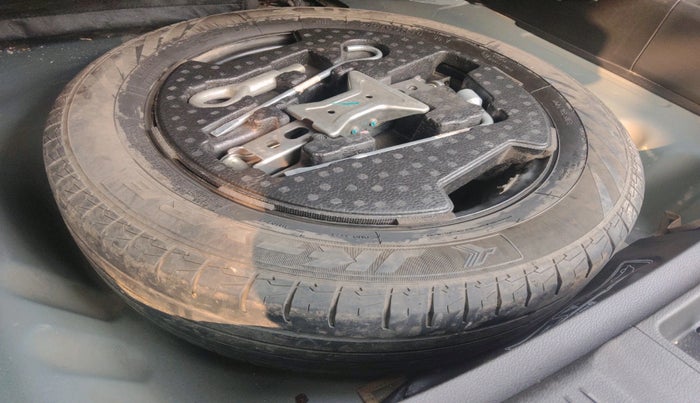 2017 Maruti S Cross ZETA 1.3, Diesel, Manual, 1,09,389 km, tyre