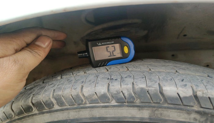 2012 Maruti Swift Dzire VXI, Petrol, Manual, 1,04,184 km, tyre