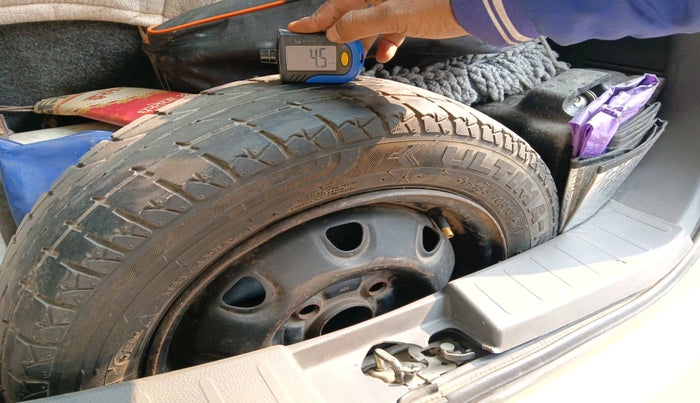 2011 Maruti Wagon R 1.0 LXI, Petrol, Manual, 82,719 km, tyre