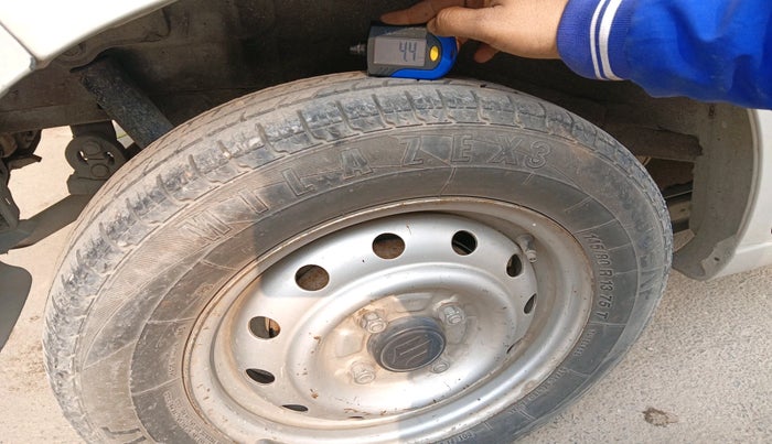 2011 Maruti Wagon R 1.0 LXI, Petrol, Manual, 82,719 km, tyre