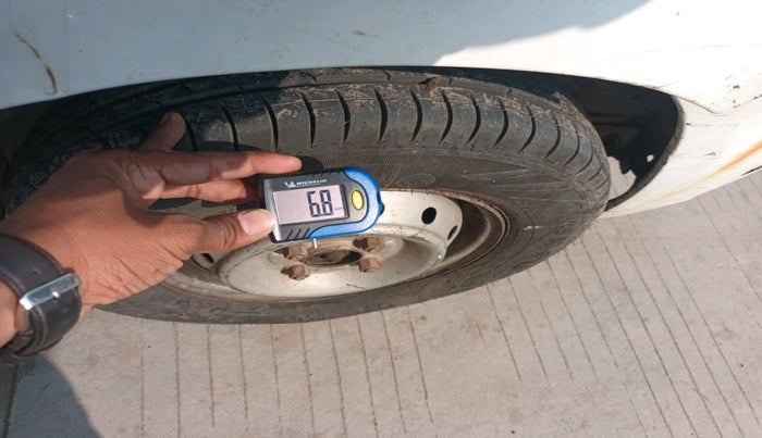 2011 Maruti Alto LX, Petrol, Manual, 1,51,445 km, tyre