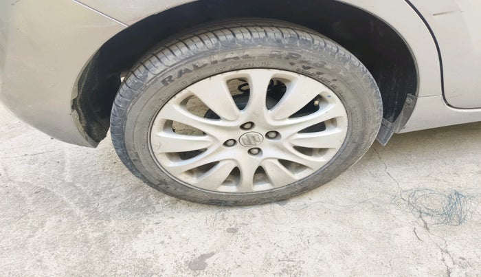 2015 Maruti Baleno ZETA PETROL 1.2, Petrol, Manual, 84,755 km, tyre