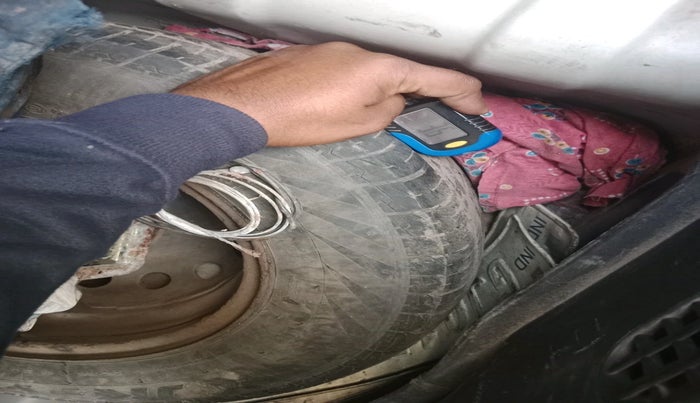 2013 Hyundai i20 MAGNA (O) 1.4 CRDI, Diesel, Manual, 1,14,127 km, tyre