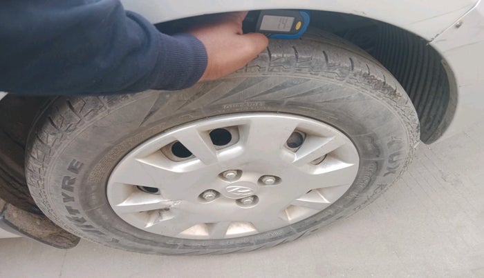 2013 Hyundai i20 MAGNA (O) 1.4 CRDI, Diesel, Manual, 1,14,127 km, tyre