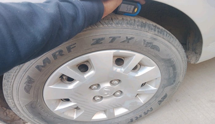 2013 Hyundai i20 MAGNA (O) 1.4 CRDI, Diesel, Manual, 1,14,127 km, tyre