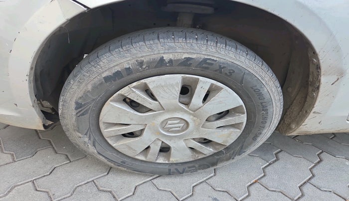 2015 Maruti Swift Dzire VDI, Diesel, Manual, 1,68,545 km, tyre