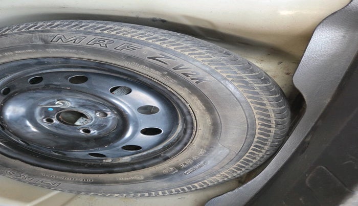 2015 Maruti Swift Dzire VDI, Diesel, Manual, 1,68,545 km, tyre