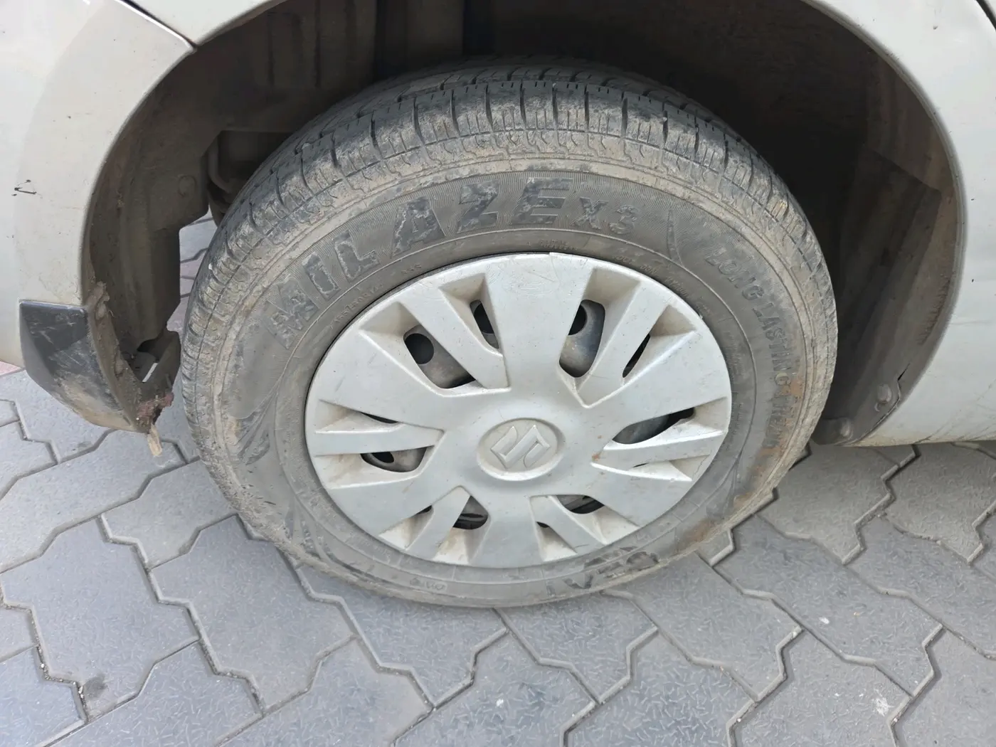 2015 Maruti Swift Dzire VDI, Diesel, Manual, 1,68,545 km, tyre