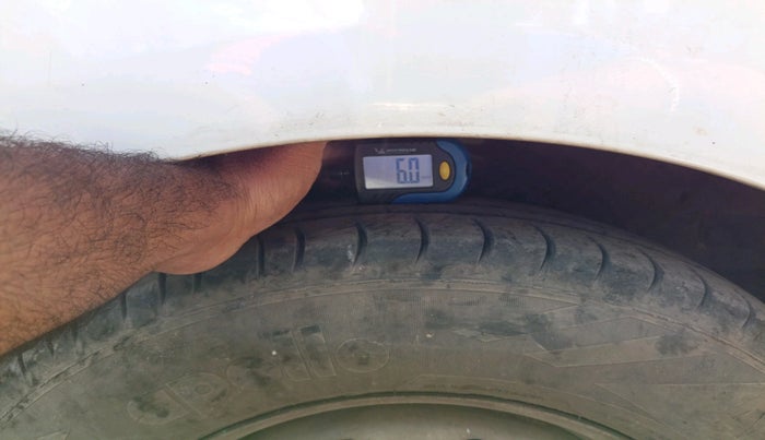 2013 Hyundai i10 ERA 1.1, Petrol, Manual, 88,260 km, tyre