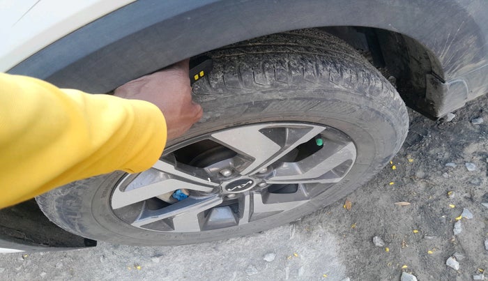 2021 KIA SONET HTX 1.5, Diesel, Manual, 85,799 km, tyre