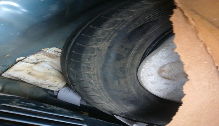 2013 Nissan Micra XV CVT, Petrol, Automatic, 1,28,398 km, tyre