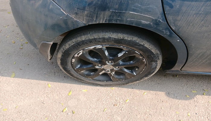 2013 Nissan Micra XV CVT, Petrol, Automatic, 1,28,398 km, tyre