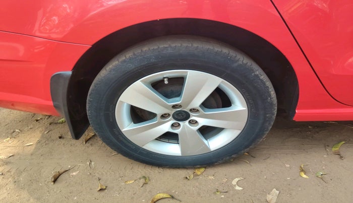 2017 Skoda Rapid STYLE 1.6 MPI, Petrol, Manual, 90,662 km, tyre