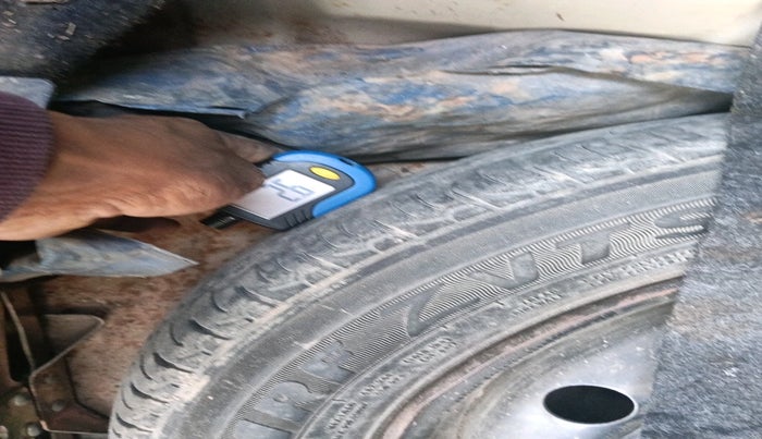 2011 Maruti Swift Dzire VXI, Petrol, Manual, 68,827 km, tyre