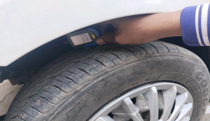 2016 Hyundai Eon ERA +, Petrol, Manual, 93,443 km, tyre