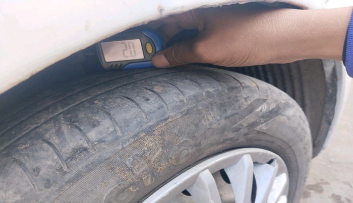 2016 Hyundai Eon ERA +, Petrol, Manual, 93,443 km, tyre