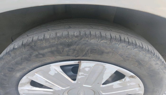 2011 Ford Figo ZXI 1.2 PETROL, Petrol, Manual, 77,034 km, tyre