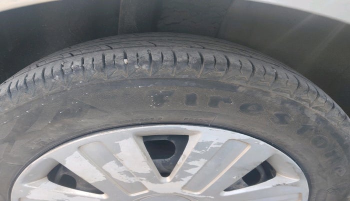 2011 Ford Figo ZXI 1.2 PETROL, Petrol, Manual, 77,034 km, tyre