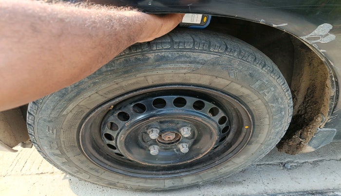 2014 Honda Amaze 1.2L I-VTEC S, Petrol, Manual, 1,13,135 km, tyre