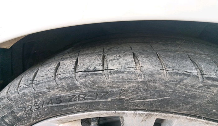 2012 Mercedes Benz B Class B 180 SPORTS PETROL, Petrol, Automatic, 89,412 km, tyre