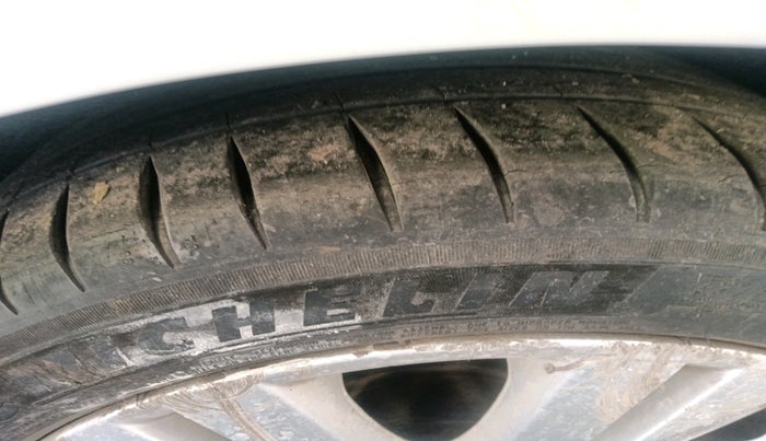 2012 Mercedes Benz B Class B 180 SPORTS PETROL, Petrol, Automatic, 89,412 km, tyre