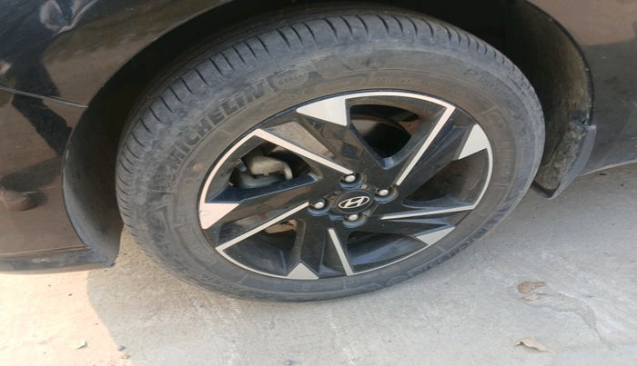 2020 Hyundai Verna SX (O) 1.0 TURBO DCT, Petrol, Automatic, 85,897 km, tyre