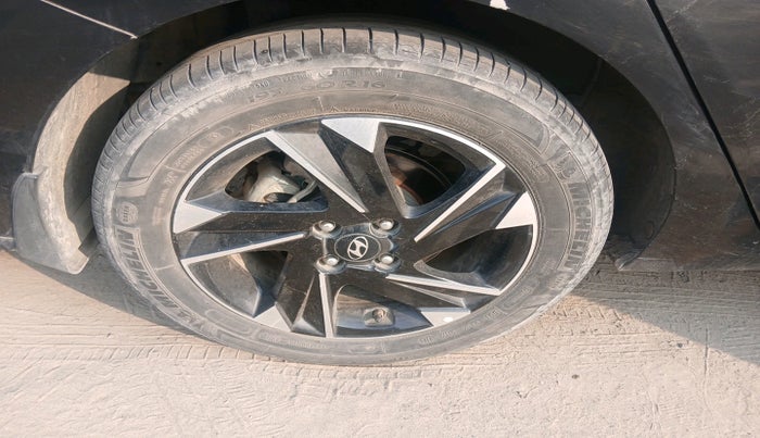 2020 Hyundai Verna SX (O) 1.0 TURBO DCT, Petrol, Automatic, 85,897 km, tyre