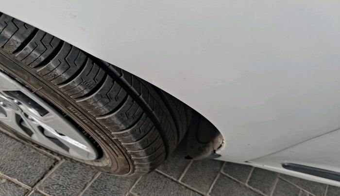 2016 Hyundai Xcent BASE 1.2, Petrol, Manual, 1,03,009 km, tyre