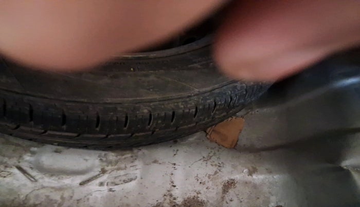 2016 Hyundai Xcent BASE 1.2, Petrol, Manual, 1,03,009 km, tyre