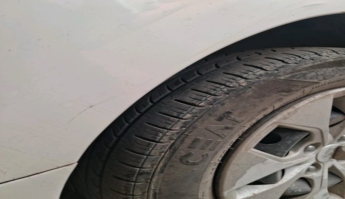 2016 Hyundai Xcent BASE 1.2, Petrol, Manual, 1,03,009 km, tyre