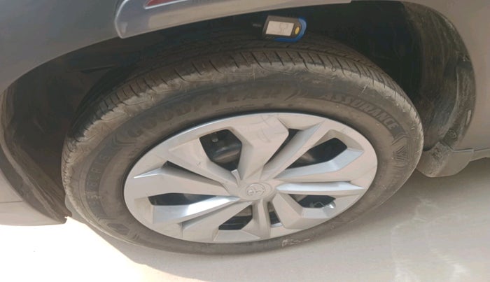 2025 Toyota Urban Cruiser Taisor E 1.2 Petrol MT, Petrol, Manual, 33,990 km, tyre