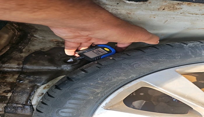 2011 Hyundai Verna FLUIDIC 1.6 VTVT SX AT, Petrol, Automatic, 57,693 km, tyre