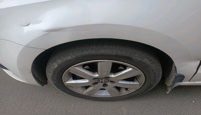 2011 Volkswagen Vento HIGHLINE 1.6 MPI, Petrol, Manual, 1,17,411 km, tyre