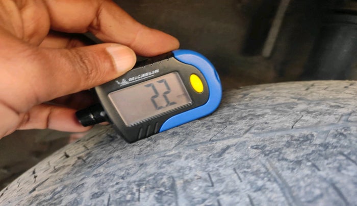 2014 Renault Duster 85 PS RXL DIESEL, Diesel, Manual, 1,32,970 km, tyre