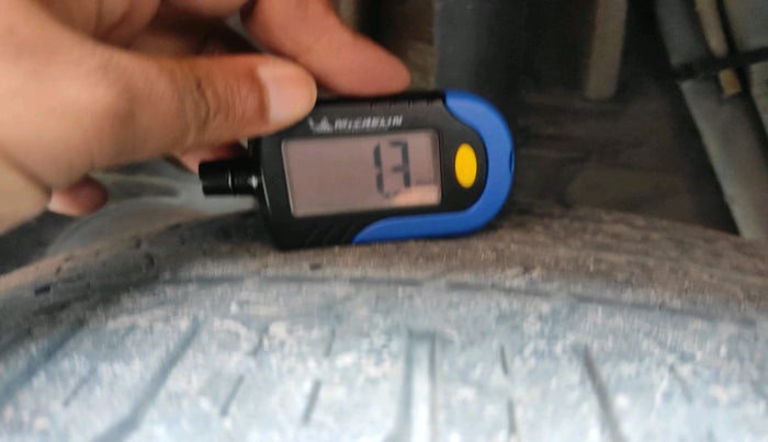 2014 Renault Duster 85 PS RXL DIESEL, Diesel, Manual, 1,32,970 km, tyre