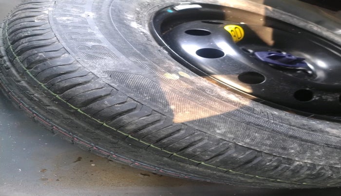 2018 Maruti Dzire ZXI, Petrol, Manual, 4,925 km, tyre