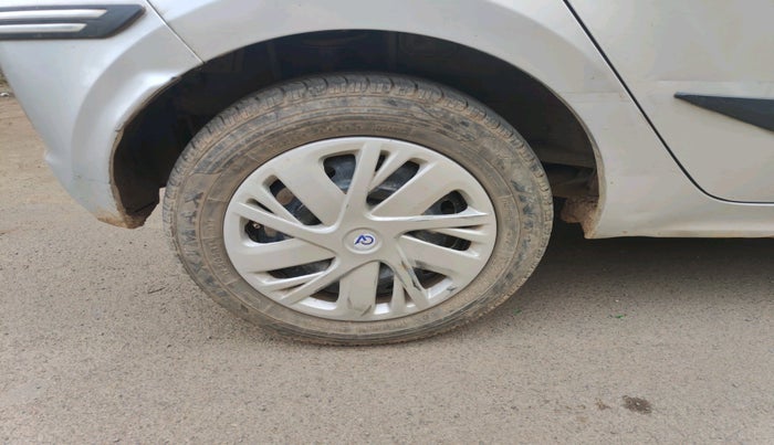 2017 Tata Tiago XT PETROL, Petrol, Manual, 64,276 km, tyre