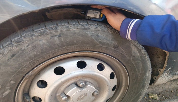 2013 Hyundai i10 ERA 1.1, Petrol, Manual, 1,07,311 km, tyre