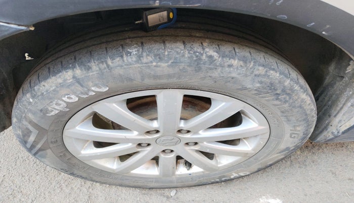 2012 Maruti SX4 ZDI, Diesel, Manual, 1,19,388 km, tyre